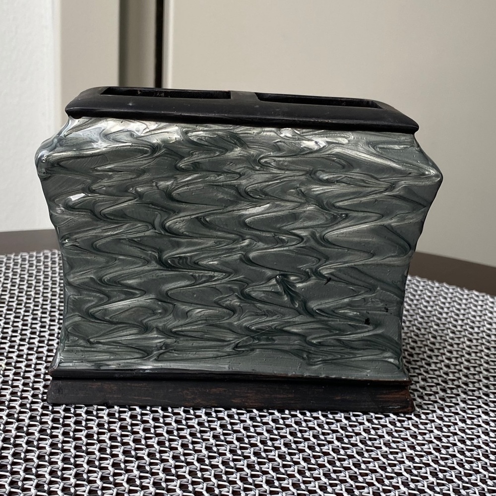 Hotel collection toothbrush holder